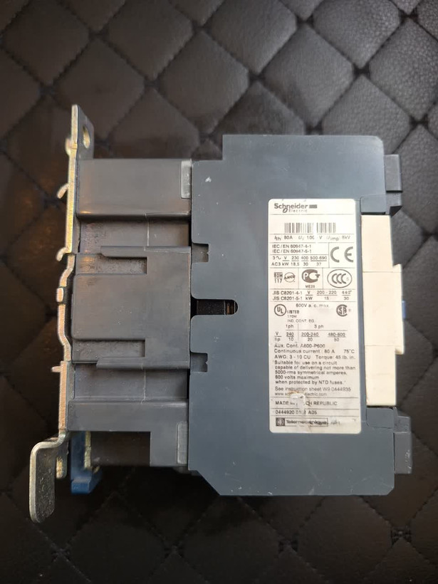 کنتاکتور 65آمپر LC1D65 اشنایدر فرانسه